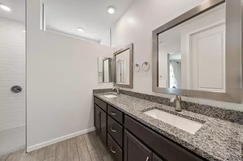 Bath - 14783 E 40 Pl, Yuma, AZ 85367 photo 8 of 8