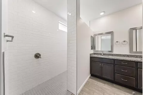 Bath - 14783 E 40 Pl, Yuma, AZ 85367 photo 4 of 8
