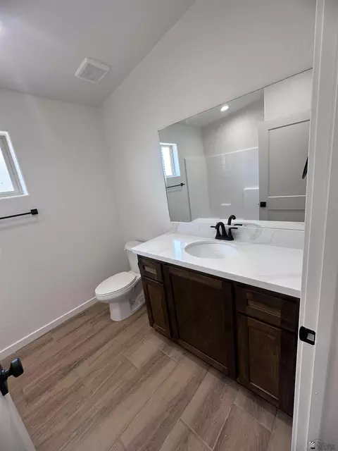 Bath - 9935 E 36 Pl, Yuma, AZ 85365 photo 1 of 3