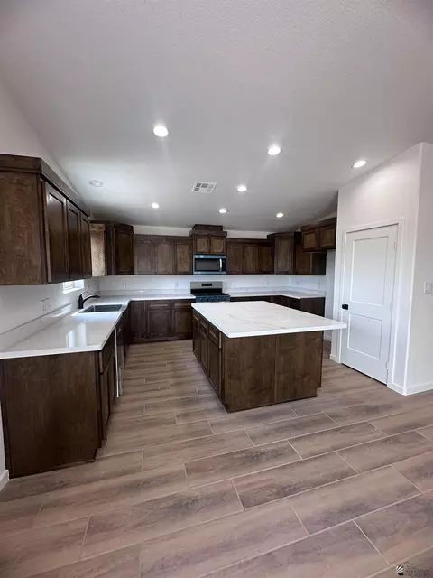 Kitchen - 9935 E 36 Pl, Yuma, AZ 85365 photo 1 of 2