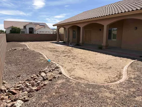 Exterior - 10442 E 39 Pl, Yuma, AZ 85365 photo 5 of 6
