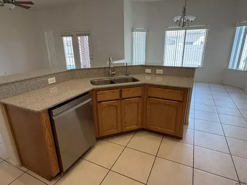 Kitchen - 10442 E 39 Pl, Yuma, AZ 85365 photo 1 of 3