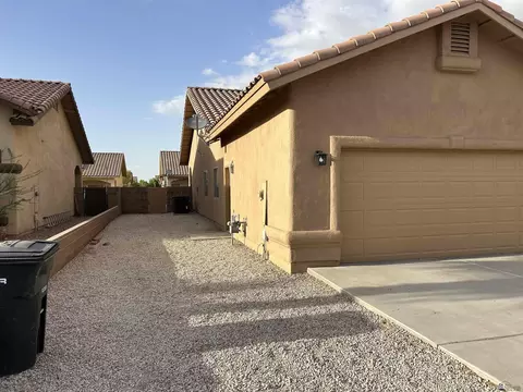 Exterior - 10442 E 39 Pl, Yuma, AZ 85365 photo 3 of 6