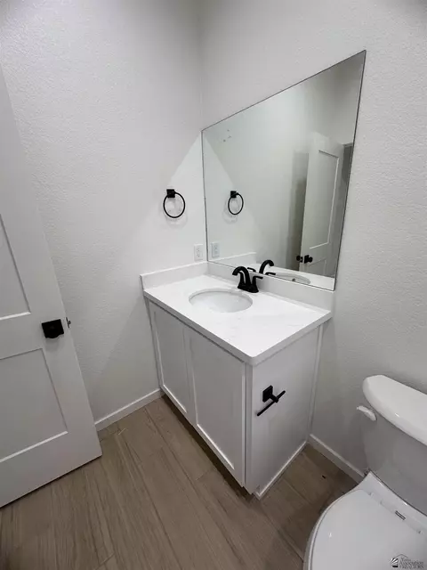 Bath - 9918 E 36 Pl, Yuma, AZ 85365 photo 1 of 3