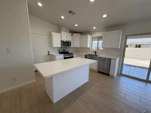 Kitchen - 9918 E 36 Pl, Yuma, AZ 85365 photo 1 of 2