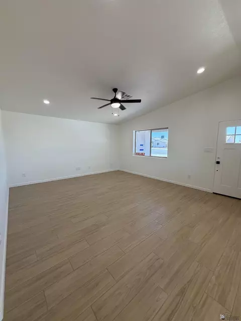 Living - 9918 E 36 Pl, Yuma, AZ 85365 photo 1 of 2