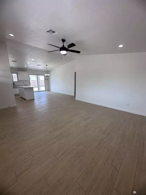 Living - 9918 E 36 Pl, Yuma, AZ 85365 photo 2 of 2