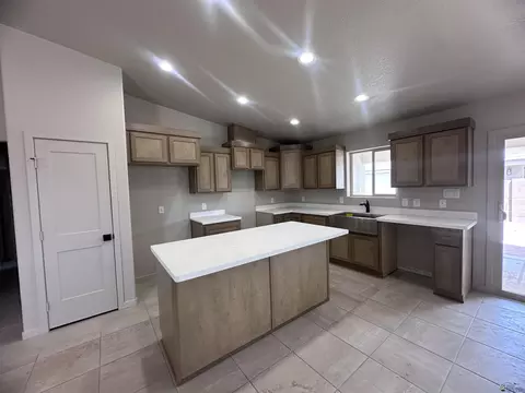 9910 E 36 Pl, Yuma, AZ 85365 photo 2