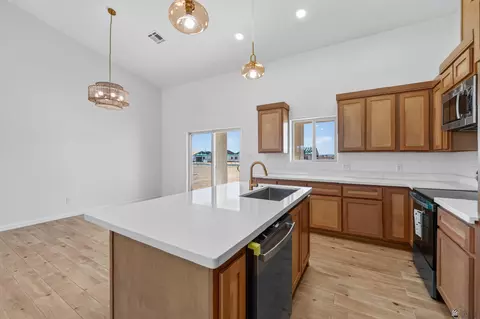 Kitchen - 10570 E 45 St, Yuma, AZ 85367 photo 1 of 1
