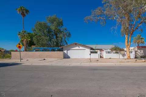 1846 E San Gabriel Dr, Yuma, AZ 85365