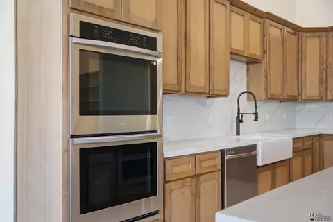 Kitchen - 7847 E 35 St, Yuma, AZ 85365 photo 4 of 5
