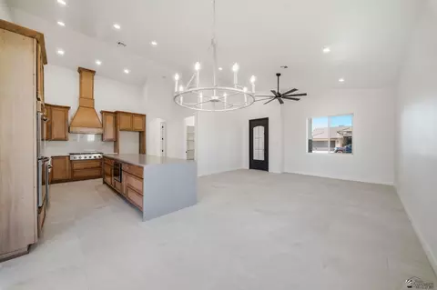 Living - 7847 E 35 St, Yuma, AZ 85365 photo 2 of 2