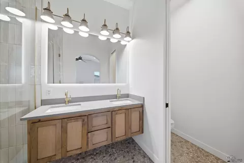 Bath - 7847 E 35 St, Yuma, AZ 85365 photo 5 of 9