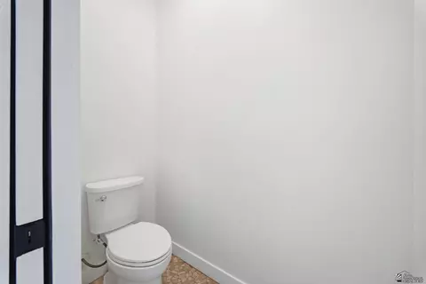 Bath - 7847 E 35 St, Yuma, AZ 85365 photo 6 of 9