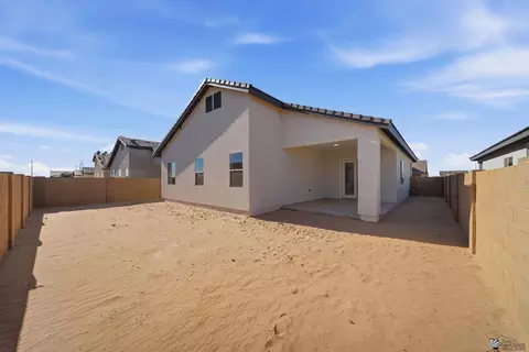 Exterior - 7847 E 35 St, Yuma, AZ 85365 photo 3 of 4