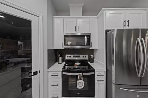 Kitchen - 14159 E 49 Dr, Yuma, AZ 85367 photo 3 of 4