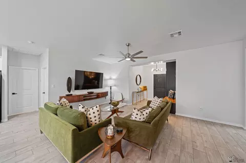 Living - 14159 E 49 Dr, Yuma, AZ 85367 photo 2 of 2