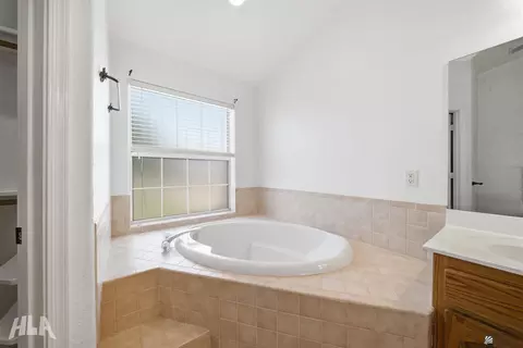 Bath - 10575 36 Pl, Yuma, AZ 85365 photo 2 of 4
