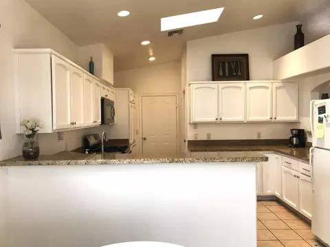 Kitchen - 10542 E 39 Pl, Yuma, AZ 85365 photo 1 of 6