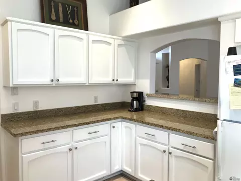 Kitchen - 10542 E 39 Pl, Yuma, AZ 85365 photo 6 of 6