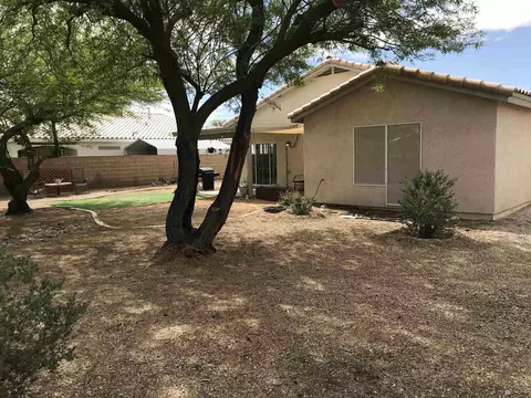 Exterior - 10542 E 39 Pl, Yuma, AZ 85365 photo 4 of 5