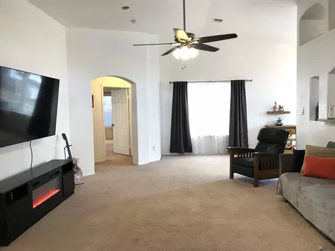 Living - 10542 E 39 Pl, Yuma, AZ 85365 photo 1 of 3