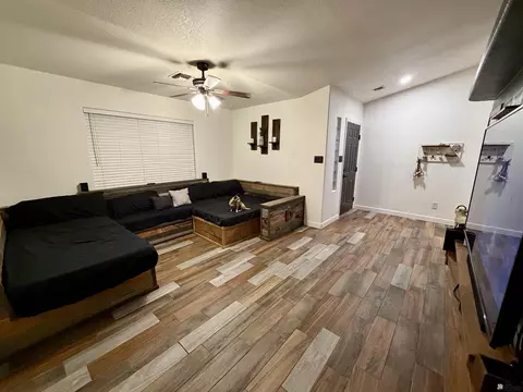 Living - 11137 E 27 St, Yuma, AZ 85367 photo 2 of 2