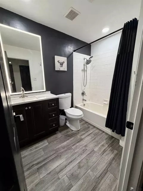 Bath - 11137 E 27 St, Yuma, AZ 85367 photo 4 of 4