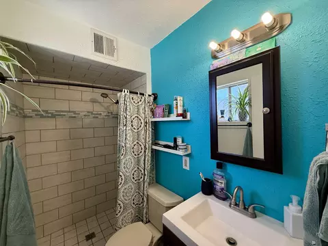 Bath - 1113 E Corona Dr, Yuma, AZ 85365 photo 2 of 2