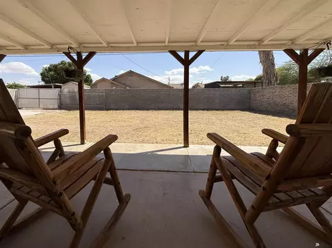 Exterior - 1113 E Corona Dr, Yuma, AZ 85365 photo 4 of 8