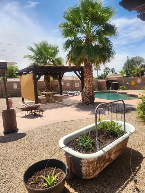 Exterior - 11633 E 28 Pl, Yuma, AZ 85367 photo 8 of 11