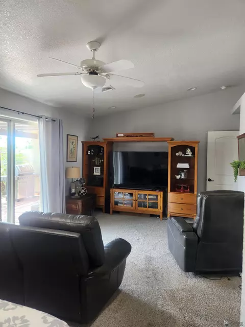 Living - 11633 E 28 Pl, Yuma, AZ 85367 photo 2 of 2
