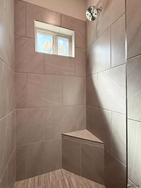 Bath - 8564 E Desert Spring Dr, Yuma, AZ 85365 photo 5 of 5