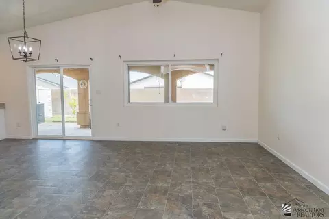 Living - 10632 E 34 Pl, Yuma, AZ 85365 photo 3 of 8