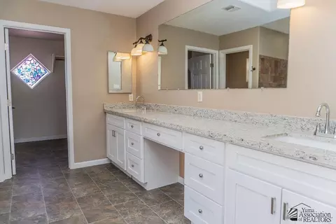 Bath - 10632 E 34 Pl, Yuma, AZ 85365 photo 1 of 8