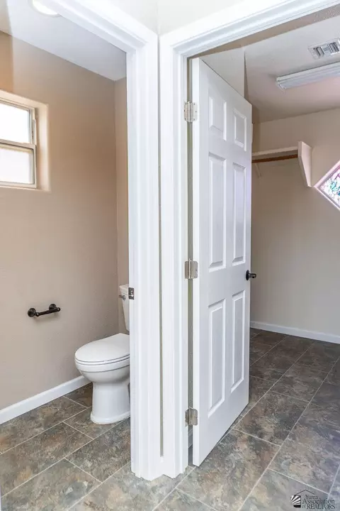Bath - 10632 E 34 Pl, Yuma, AZ 85365 photo 5 of 8