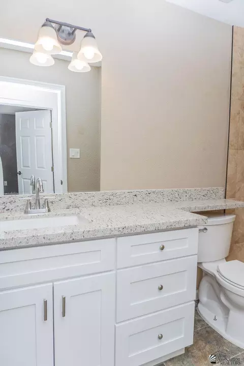 Bath - 10632 E 34 Pl, Yuma, AZ 85365 photo 7 of 8