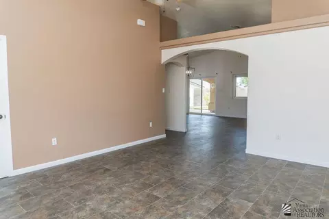 Living - 10632 E 34 Pl, Yuma, AZ 85365 photo 2 of 8