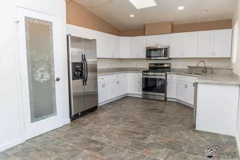 Kitchen - 10632 E 34 Pl, Yuma, AZ 85365 photo 1 of 2