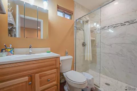 Bath - 12742 E 48 Dr, Yuma, AZ 85367 photo 1 of 4