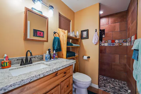 Bath - 12742 E 48 Dr, Yuma, AZ 85367 photo 3 of 4