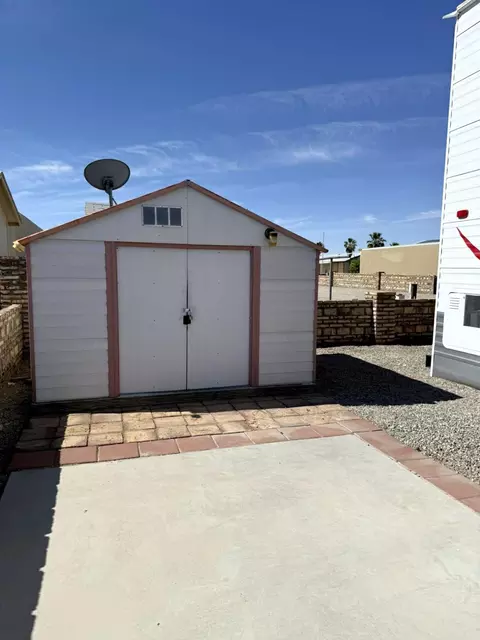 Exterior - 13267 E 46 Dr, Yuma, AZ 85367 photo 4 of 5