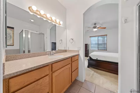 Bath - 12222 E 33 Pl, Yuma, AZ 85367 photo 2 of 3