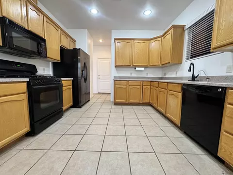 Kitchen - 12222 E 33 Pl, Yuma, AZ 85367 photo 1 of 1