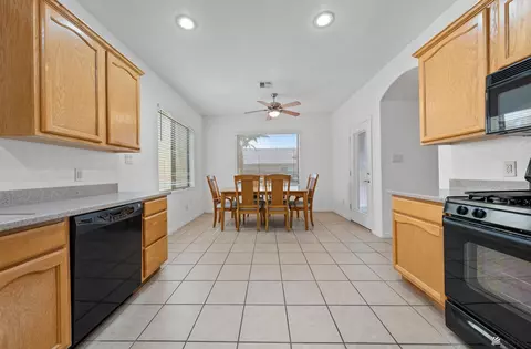 Kitchen - 12222 E 33 Pl, Yuma, AZ 85367 photo 2 of 2
