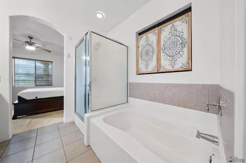 Bath - 12222 E 33 Pl, Yuma, AZ 85367 photo 1 of 3