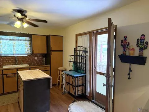 Kitchen - 13218 E 47 Dr, Yuma, AZ 85367 photo 2 of 5
