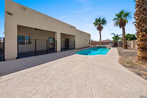 Exterior - 11632 E 28 Pl, Yuma, AZ 85367 photo 5 of 9