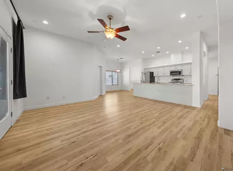 Living - 11632 E 28 Pl, Yuma, AZ 85367 photo 5 of 6
