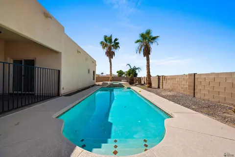 Exterior - 11632 E 28 Pl, Yuma, AZ 85367 photo 7 of 9